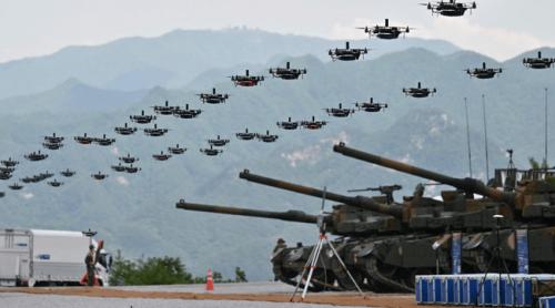Imagini incredibile de la exercițiile militare din Coreea de Sud: un roi de 50 de drone este spulberat cu arme laser și tunuri Vulcan