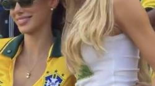 Iubita lui Neymar a arătat mai mult decât voia în timpul meciului Braziliei! Imaginea surprinsă în tribune