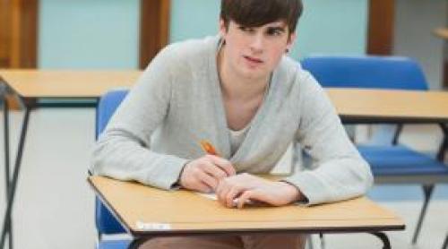 La ce oră încep examenele de la Bac 2026. Ce se întâmplă dacă întârzii şi alte reguli în sala de examen