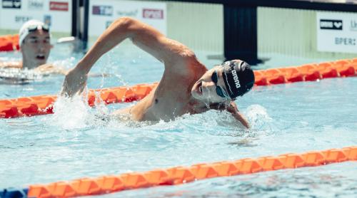 LIVE /  David Popovici înoată ACUM în finala de la 200 de metri liber la Settecolli! Steaguri românești în tribune