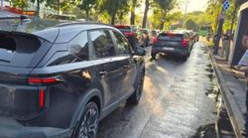 Noua Dacia Striker, surprinsă în premieră pe străzile din București » Reacțiile sunt împărțite