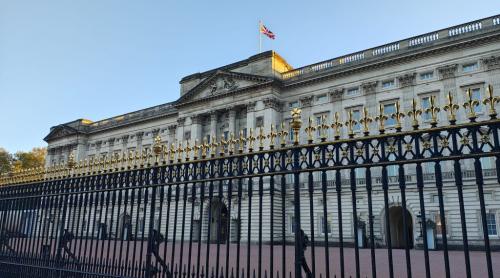 Palatul Buckingham face angajări. Ce salariu oferă Familia Regală