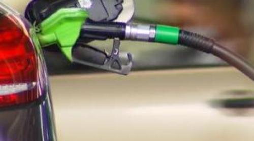 Plinul de benzină, mai ieftin cu 40 de lei faţă de acum o săptămână. Cât se vor mai ieftini carburanţii