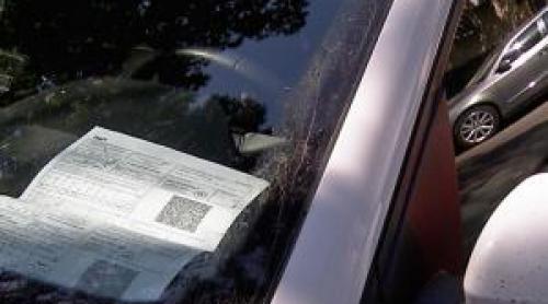 Poliţele RCA continuă să se scumpească. Şoferii plătesc chiar şi preţuri duble
