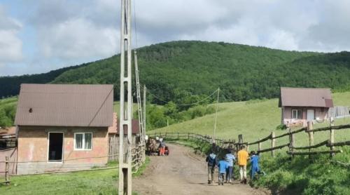 REPORTAJ: Inima sărăciei din România: când necăjiții își beau copiii