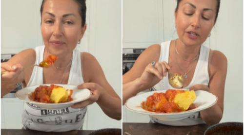 Rețeta de vară a Gabrielei Cristea de ostropel cu pui și mămăligă. Are puține ingrediente și îți aduce aminte de copilărie