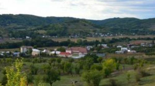 Satele care au devenit tot mai atractive pentru orăşeni. Se caută, mai ales, case de vacanţă