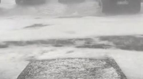 Val de aer polar peste România, de joi seară. Furtuni puternice şi temperaturi de maximum 14 grade