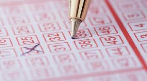 A dat lovitura la loto, după ce a jucat numerele preferate ale mamei sale, care murise recent. "E un semn"