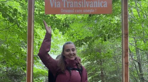 A plecat pe Via Transilvanica și s a cazat la Mănăstirea Putna. Cât a plătit o turistă pe noapte