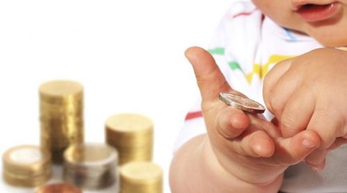 Alocații iulie 2026. Când intră banii pentru copii, dar și indemnizațiile și restul plăților sociale