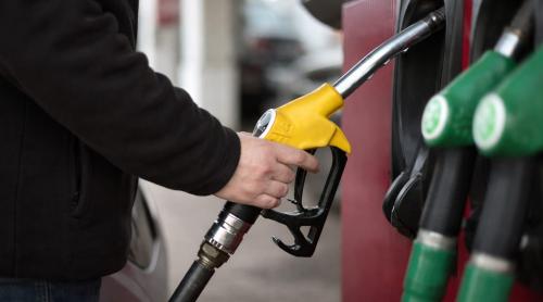 Camera Deputaților a dat statului pârghii noi pentru carburanți