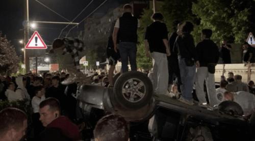 Cinci arestări după revolta violentă în vestul Ucrainei împotriva agenților de recrutare: vehicul militar răsturnat. „Cine vă apără mâine de armata inamică?”