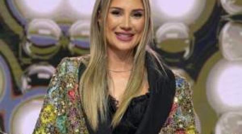 Claudia Puican, surprinsă în ipostaze apropiate alături de un cântăreț celebru de la noi! Cum au reacționat fanii