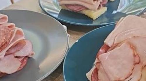 Cum au fost prinşi românii care şi au luat în cameră 3 kg de mezeluri la hotelul all inclusive