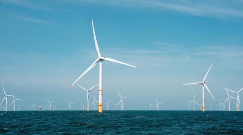 Eolienele din Marea Neagră pot aduce României 27 de miliarde de euro. Guvernul deschide sectorul românesc pentru perimetrele offshore