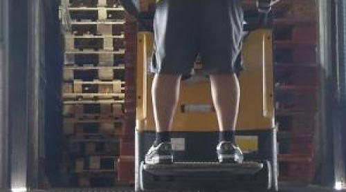 Fără diplomă de Bac, dar cu salariu de mii de lei. Domeniile care angajează tineri imediat