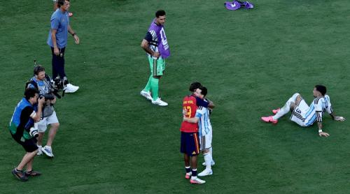 Gestul viral cu Messi și Yamal. Spaniolul l a ridicat și îmbărbătat pe argentinian