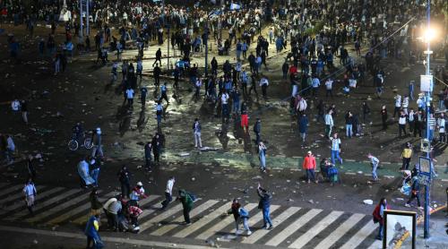 Haos total în Argentina! Imagini șocante de la Buenos Aires: tunuri de apă, gloanțe de cauciuc și fani alergând disperați pe străzi