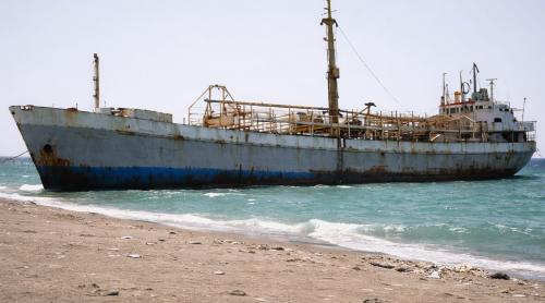 Houthi amenință 7% din aprovizionarea globală de petrol. Cum urcă imediat costurile de transport și prețul energiei