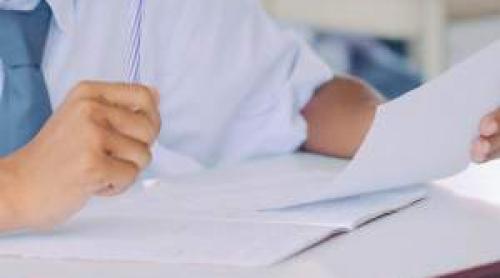 Încep înscrierile pentru admiterea la liceu! La ce trebuie să ai grijă când completezi fișa de opțiuni