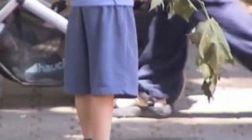 La ce vârstă ar trebui lăsați copiii singuri afară. Recomandările specialiștilor