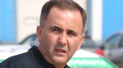 Mesajul lui Titi Aur pentru şoferii care nu şi asigură maşinile şi care se trezesc cu un copac peste ele, în urma furtunilor
