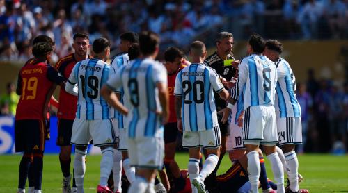 Milioane de români n au văzut la TV așa ceva! Puțini știu că Argentina a avut, de fapt, doi eliminați în finala CM 2026. Gesturi sălbatice și roșu arătat de arbitru