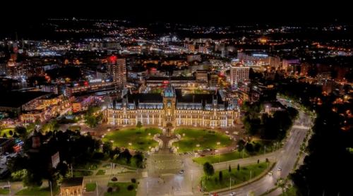 Primul mare oraș din România care reduce consumul de energie electrică pe timpul nopții: „Trecem împreună prin asta”