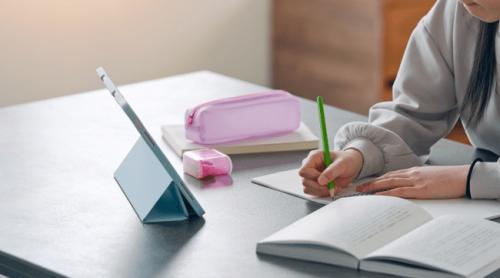 Situație neobișnuită la BAC! Un elev din județul Alba nu a putut fi dat afară de la examen, deși a fost prins cu frauda. Care este motivul