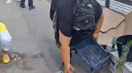 "Am călcat pe munca ei". Revoltă după intervenția polițistului local din Sectorul 1 asupra unei bătrâne