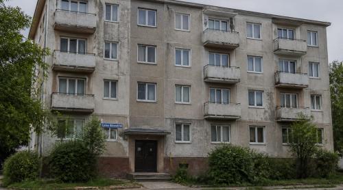 ANAF vinde un apartament în Costești cu 82.500 de lei, jumătate din evaluarea inițială