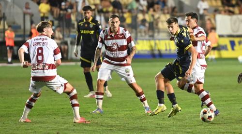 Betis Sevilla, transfer spectaculos din SuperLiga! Spaniolii au venit special după „copilul minune” și i au convins familia