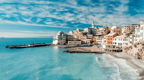 Cât costă, de fapt, o vacanță în Santorini. Un român a dezvăluit ce sumă a dat pentru cazare, mâncare și transport: „Atât de dramatic”