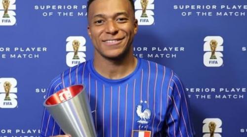 Cine este și cum arată iubita lui Kylian Mbappe. Sportivul are o parteneră extrem de frumoasă!