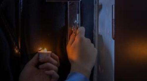 Comuna din România unde zeci de familii trăiesc fără curent. Chisăliţă: "E un flagel absurd"