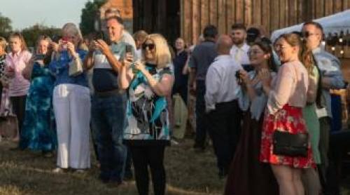 Cum a putut să apară mireasa la nuntă! Invitații au crezut că nu văd bine când femeia și a făcut apariția la eveniment