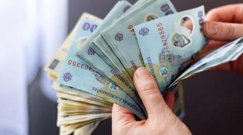 Cum ar putea crește salariile în funcție de vechime după noua Lege a salarizării. Calcule pe baza grilelor din proiect