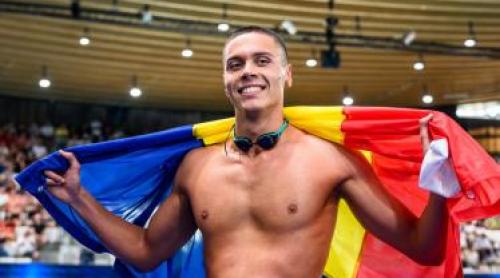 David Popovici, aur la 200 m liber la Campionatele Europene de la Paris. Sportivul român a marcat un moment istoric în natație