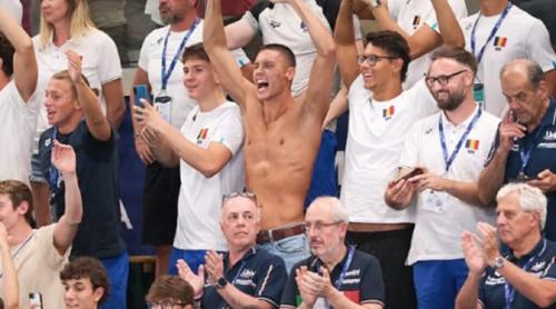 David Popovici, show şi în tribune! Şi a dat jos tricoul la noul record mondial: „Una dintre cele mai bune curse”