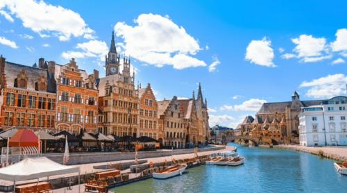 Orașul european superb de care mulți turiști nu au auzit. Are aproape 900 de ani de istorie, străduțe de poveste, canale și castele medievale