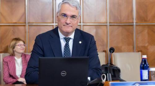 Pîslaru a cheltuit într un singur an, pe deplasări externe, cât miniștrii de dinaintea lui în patru an