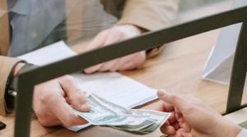 Prima bancă de la noi care permite amânarea ratelor pentru dezvoltatorii imobiliari după blocajul de la ANCPI