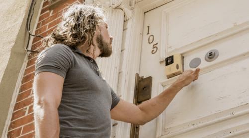 Reclamația unui român despre chiriașul dispărut. Poate proprietarul să intre în apartament?