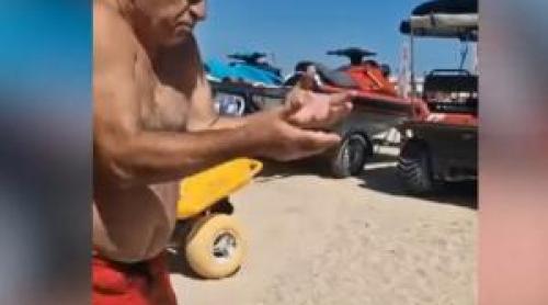Scuza unui turist salvat de la înec, în Eforie Nord: "M a luat valul"