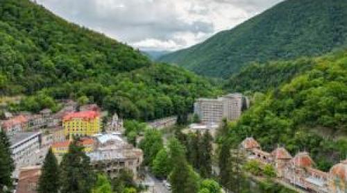 Stațiunea din România "luată cu asalt" de sârbi. Ce au descoperit străinii in locul ignorat de români
