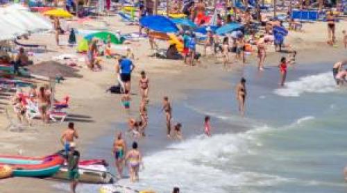 Stațiunea în care turiştii se pot caza cu 39 de lei pe noapte. "Litoralul pentru Toți" revine din septembrie