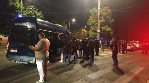 Teroare în Ploiești! Fanii Petrolului și Rapidului s au bătut pe străzi după meci: „Era măcel! S au omorât zece minute aici!” Foto și video