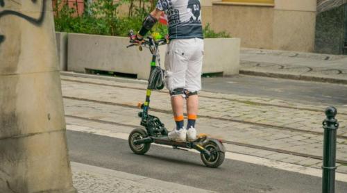 Trotinetele electrice, mai periculoase decât motocicletele? Studiu: risc de trei ori mai mare de traumatisme cranio cerebrale