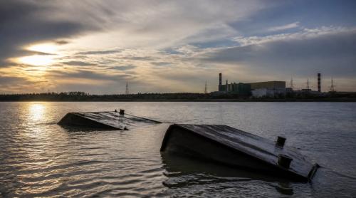 Ungaria scufundă două barje pe Dunăre pentru a salva centrala Paks